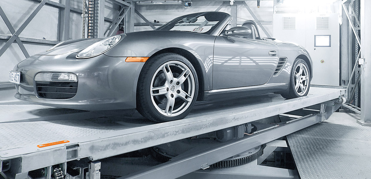 mastervario-r2c Porsche in Übergabekabine MasterVario R2C